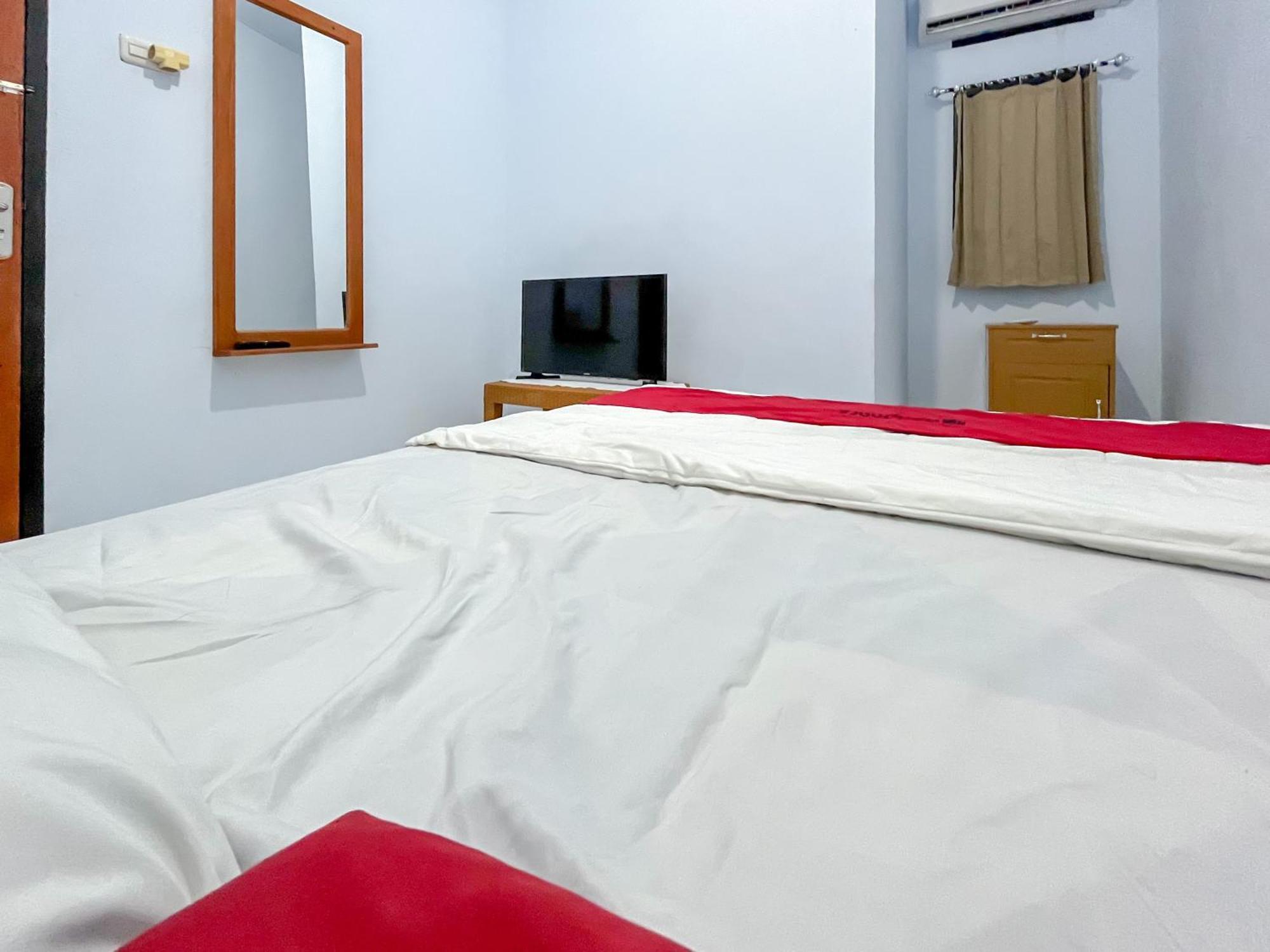 Reddoorz Syariah At Home Ampana Guest House Ampana Kota Екстериор снимка