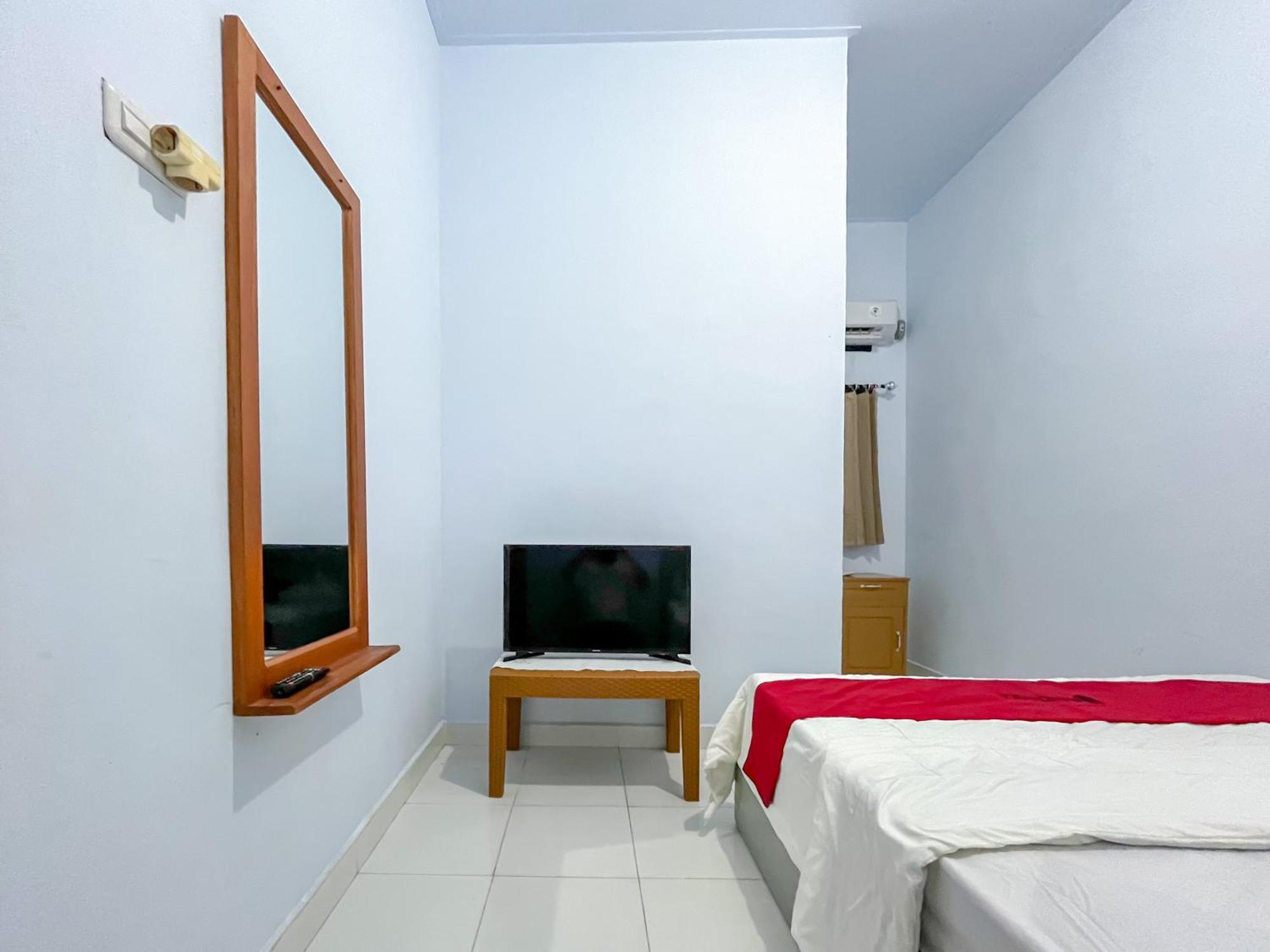 Reddoorz Syariah At Home Ampana Guest House Ampana Kota Екстериор снимка