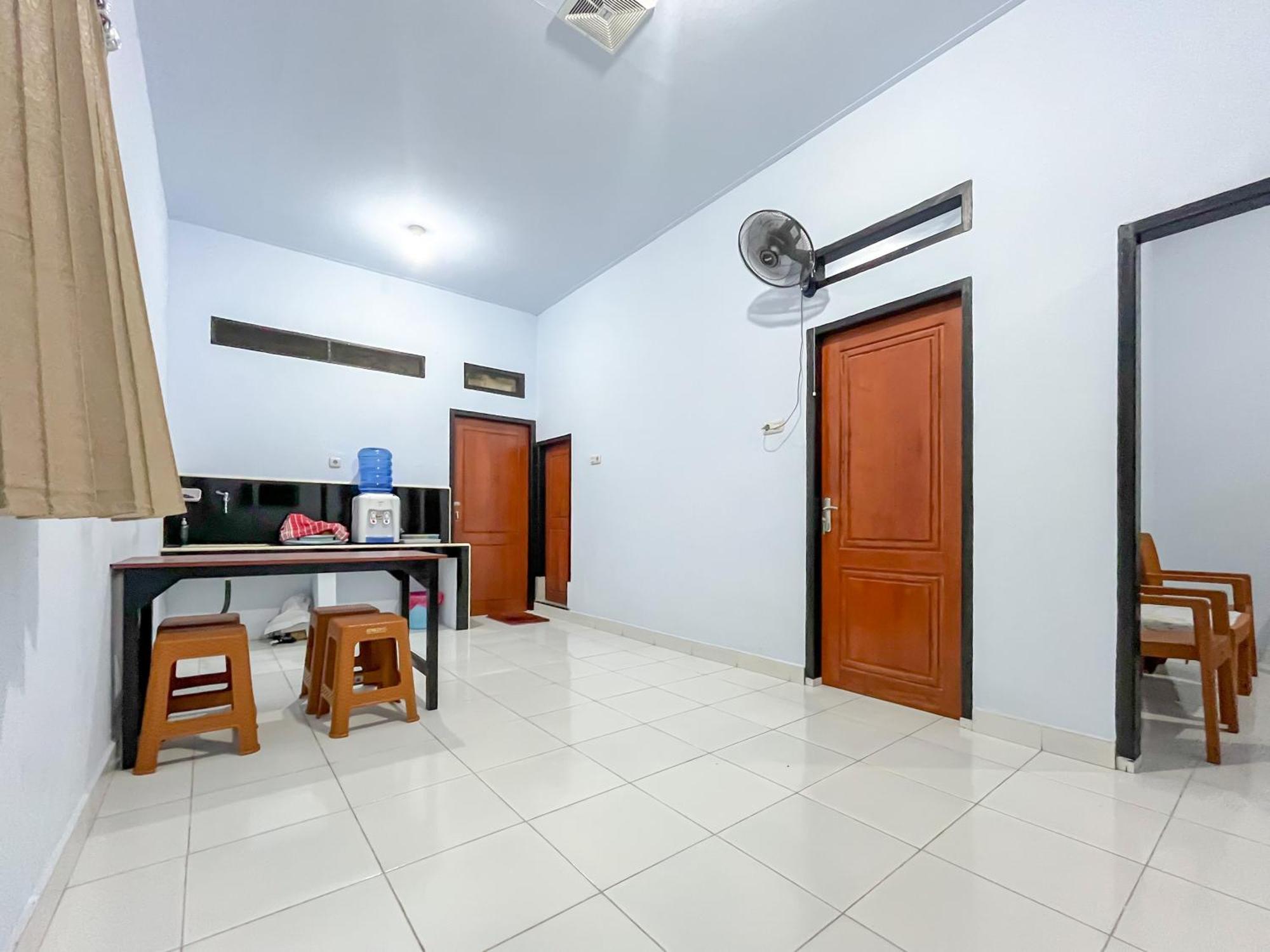 Reddoorz Syariah At Home Ampana Guest House Ampana Kota Екстериор снимка