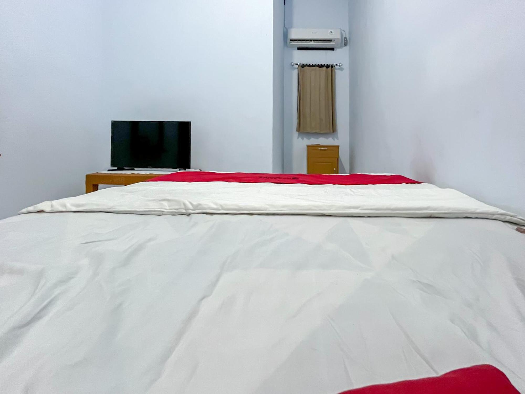 Reddoorz Syariah At Home Ampana Guest House Ampana Kota Екстериор снимка