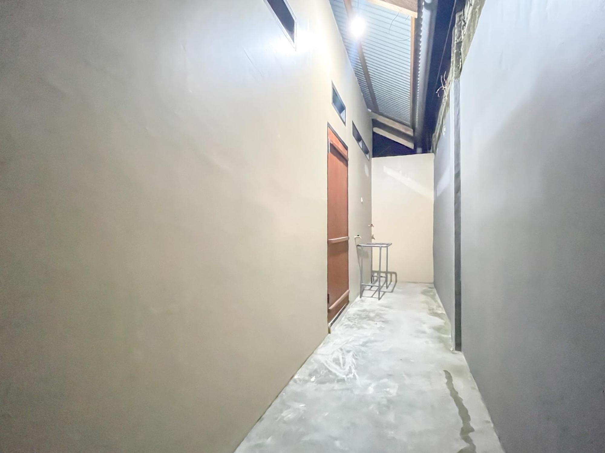 Reddoorz Syariah At Home Ampana Guest House Ampana Kota Екстериор снимка