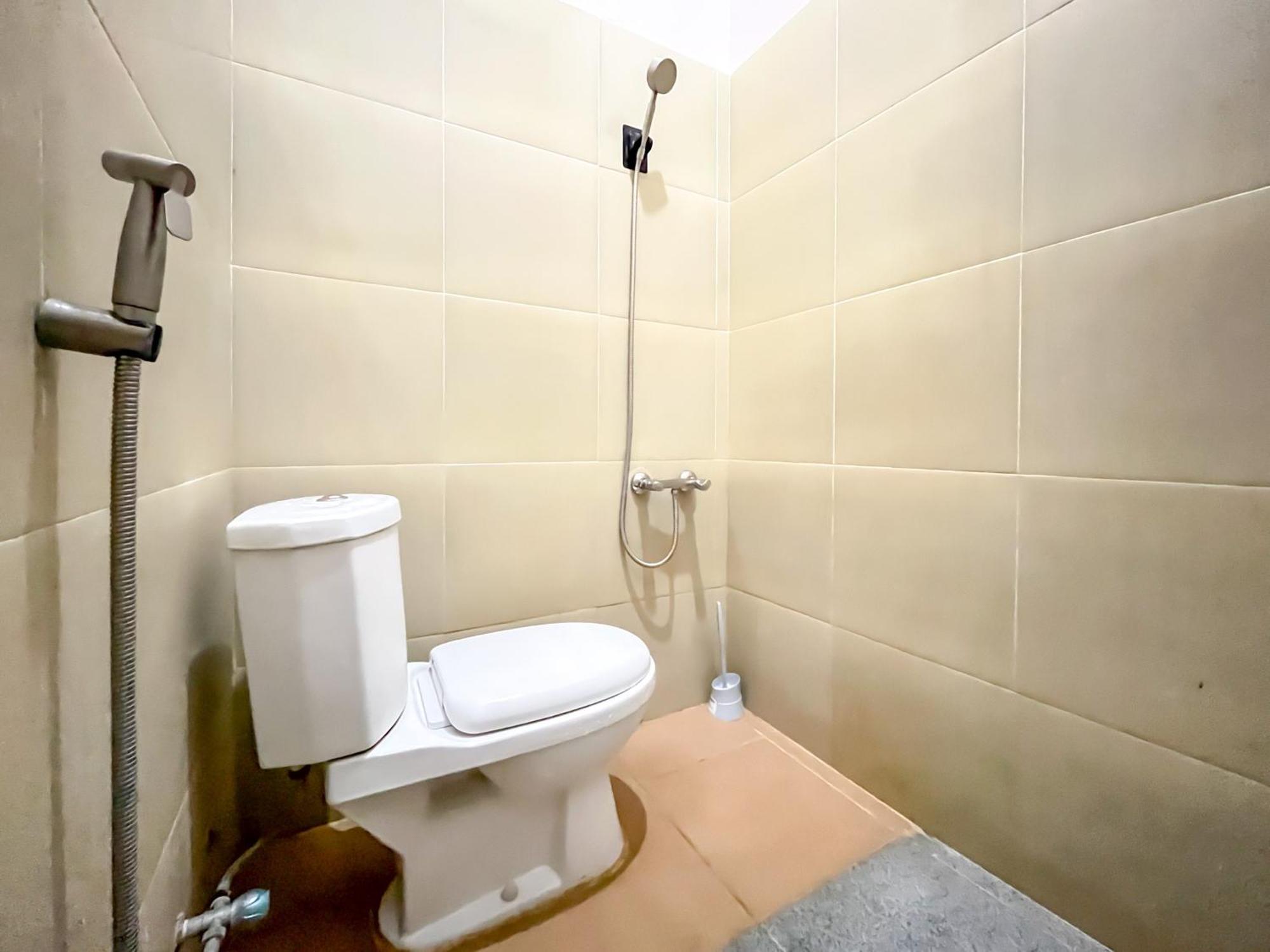 Reddoorz Syariah At Home Ampana Guest House Ampana Kota Екстериор снимка